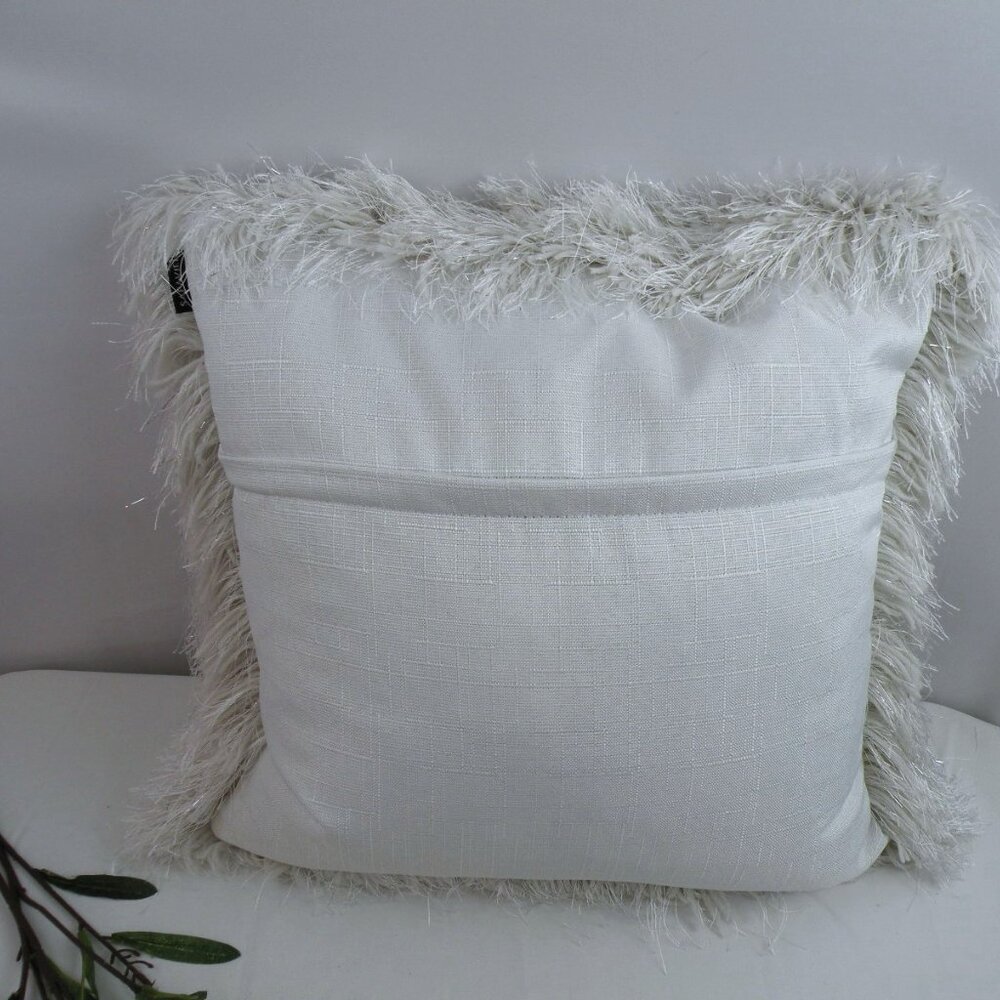NWOT Safavieh modish shag metallic throw pillow 20 X 20 - Picture 4 of 8